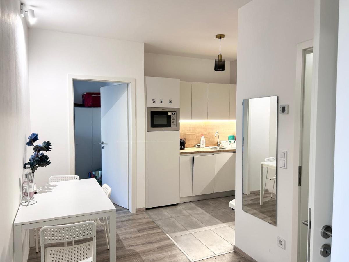 New 2022 Family&Friends Downtown Ac 3Br 2Ba Free Parking Big Balcony Near Metro&Train Station Self Check-In Apt Βουδαπέστη Εξωτερικό φωτογραφία